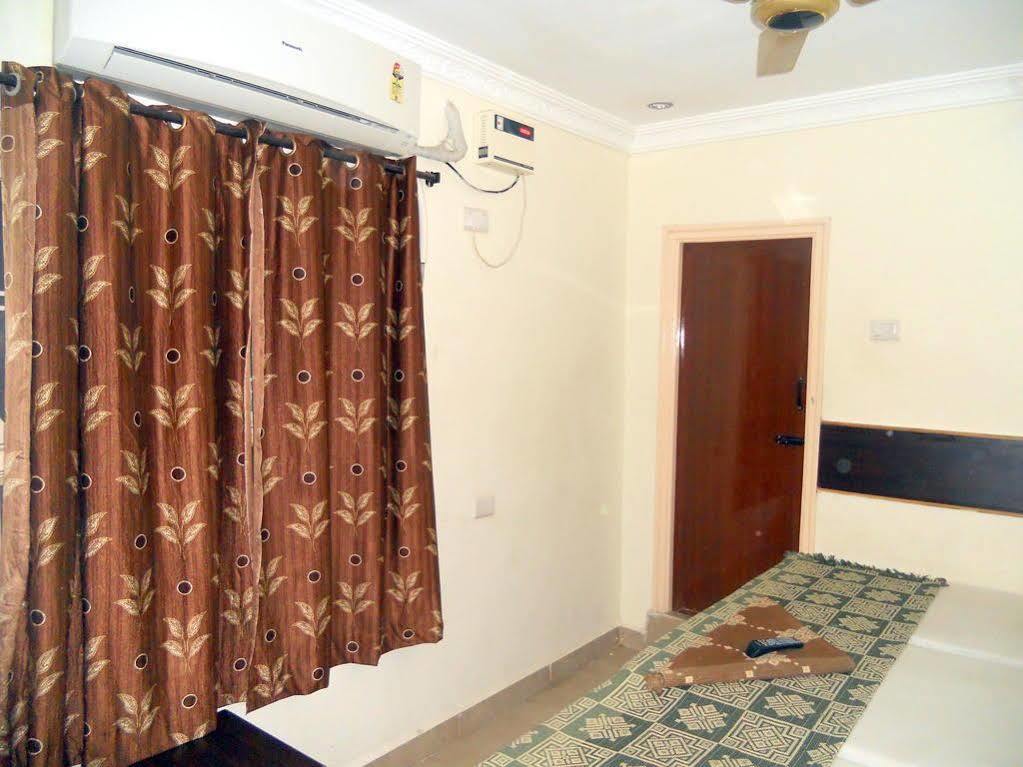 Hotel Sahasra Residency Tirupati Esterno foto
